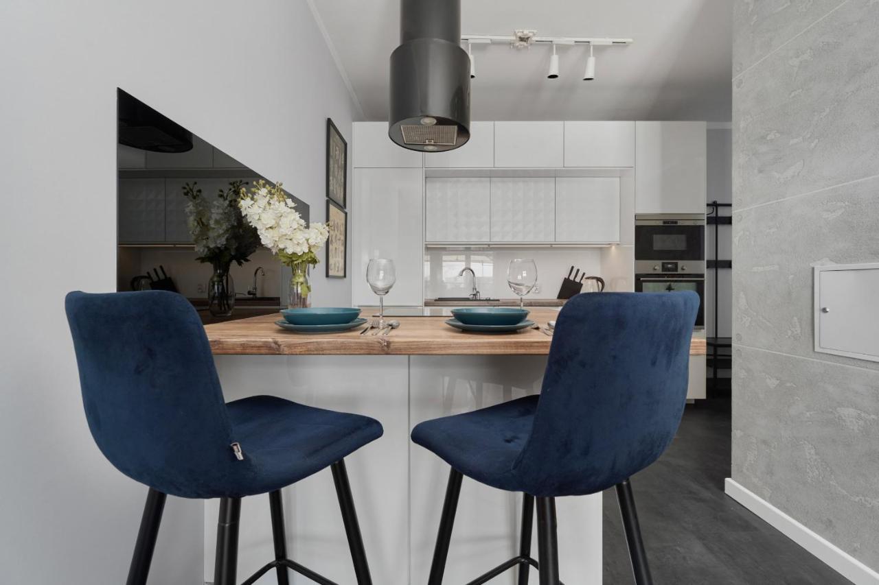 Stylish Kosciuszki Apartaments Near The Market Square With Free Garage Wroclaw By Noclegi Renters Exterior photo