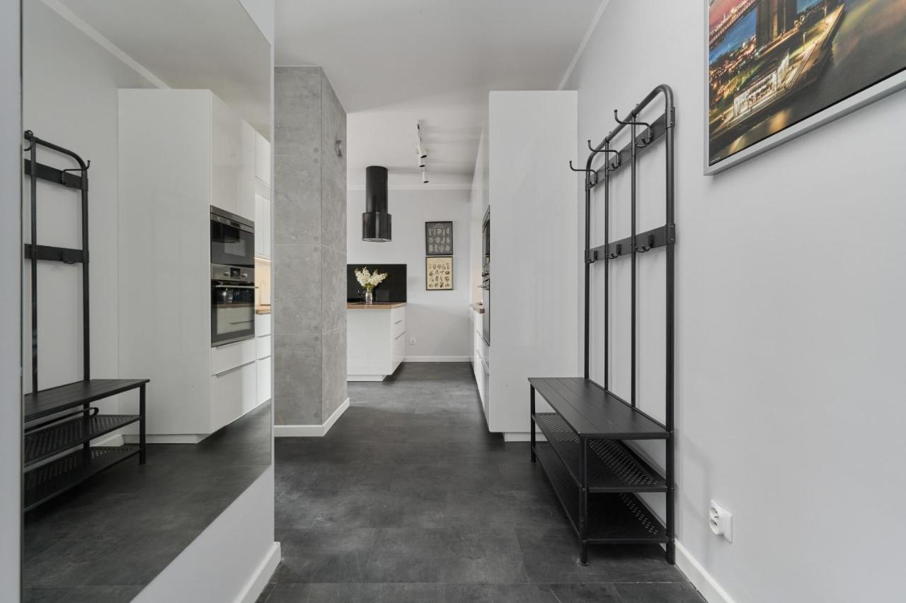 Stylish Kosciuszki Apartaments Near The Market Square With Free Garage Wroclaw By Noclegi Renters Exterior photo
