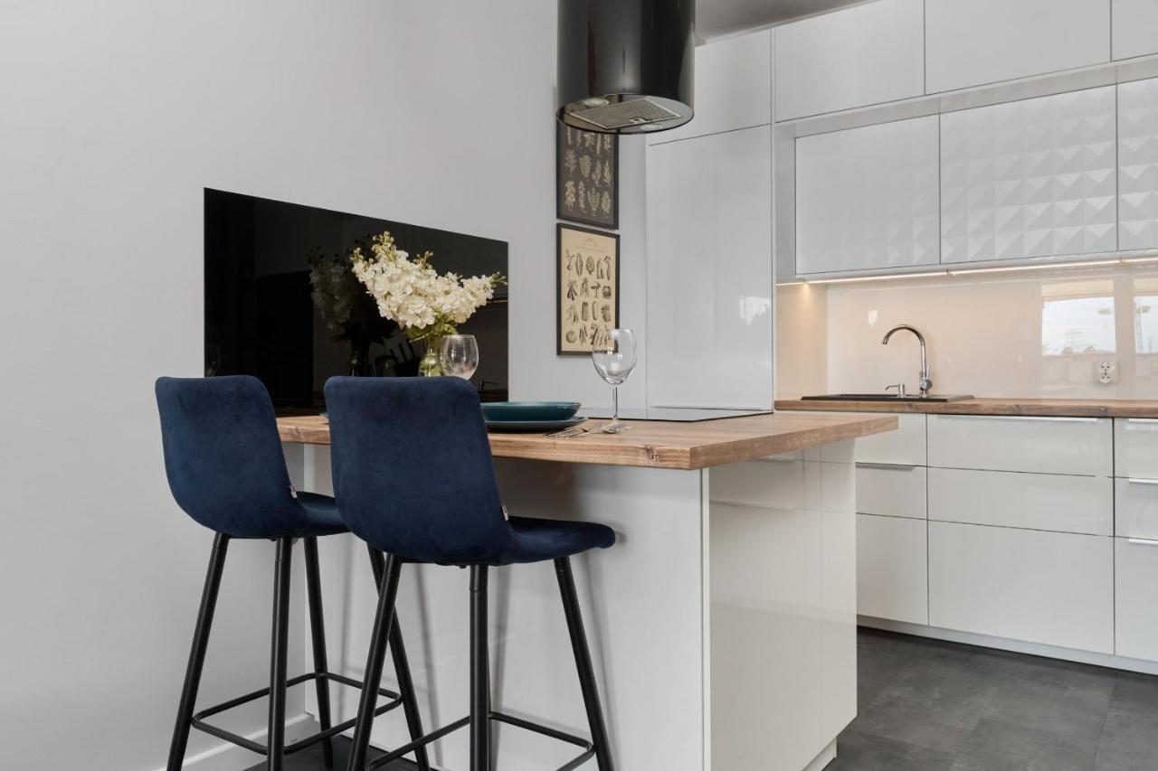 Stylish Kosciuszki Apartaments Near The Market Square With Free Garage Wroclaw By Noclegi Renters Exterior photo