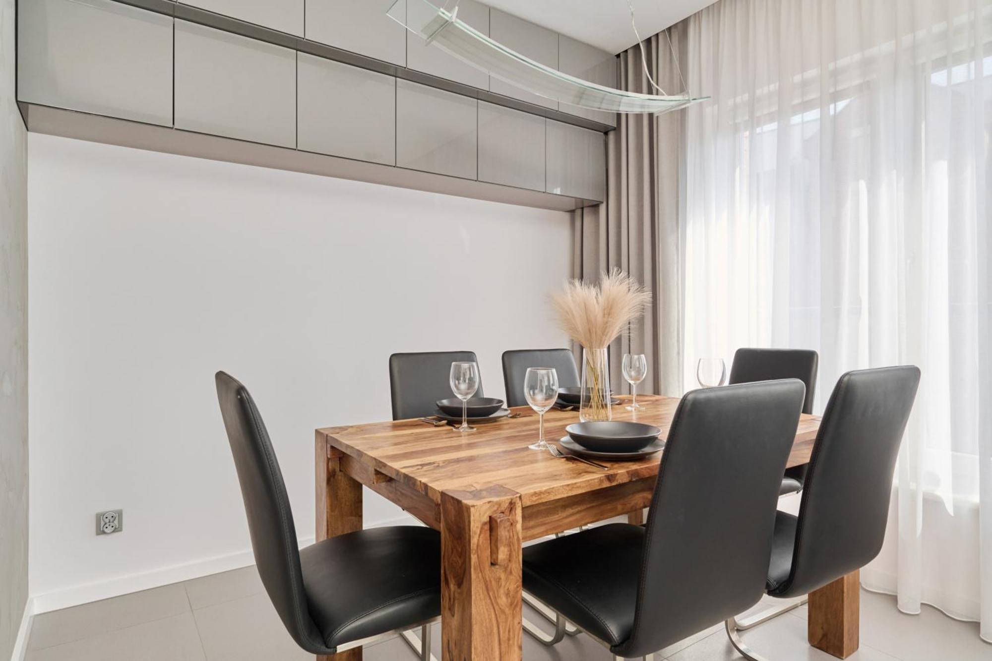 Stylish Kosciuszki Apartaments Near The Market Square With Free Garage Wroclaw By Noclegi Renters Exterior photo