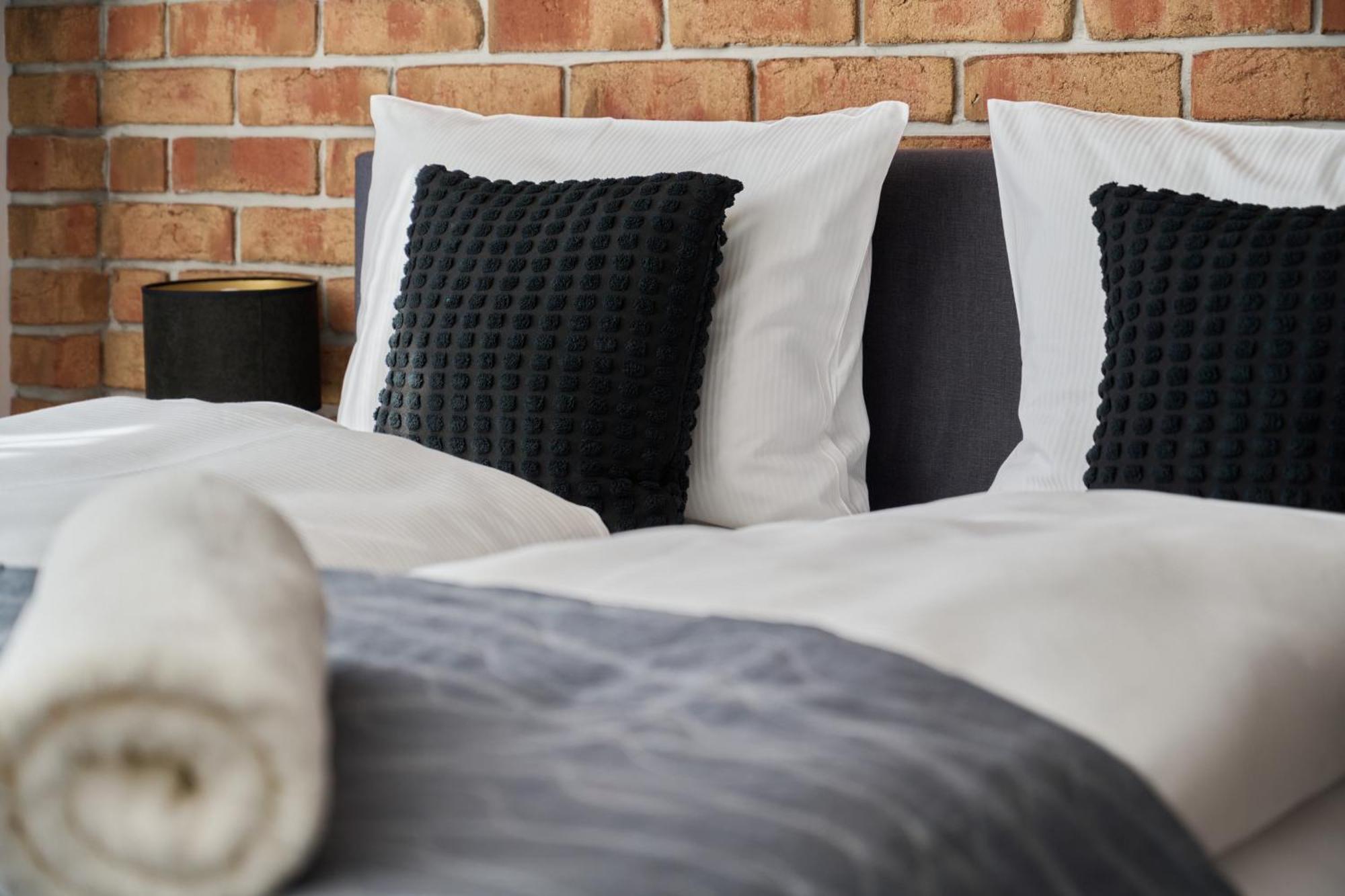 Stylish Kosciuszki Apartaments Near The Market Square With Free Garage Wroclaw By Noclegi Renters Exterior photo