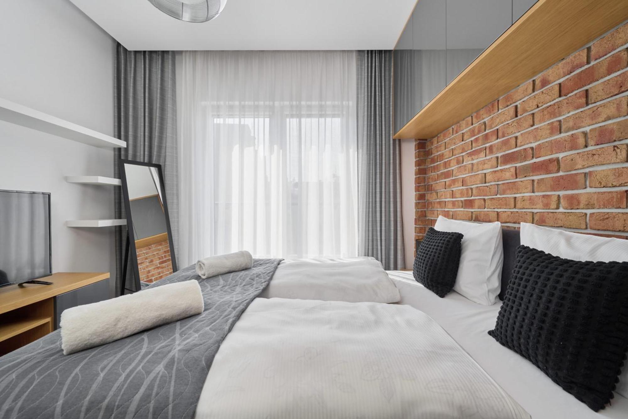 Stylish Kosciuszki Apartaments Near The Market Square With Free Garage Wroclaw By Noclegi Renters Exterior photo
